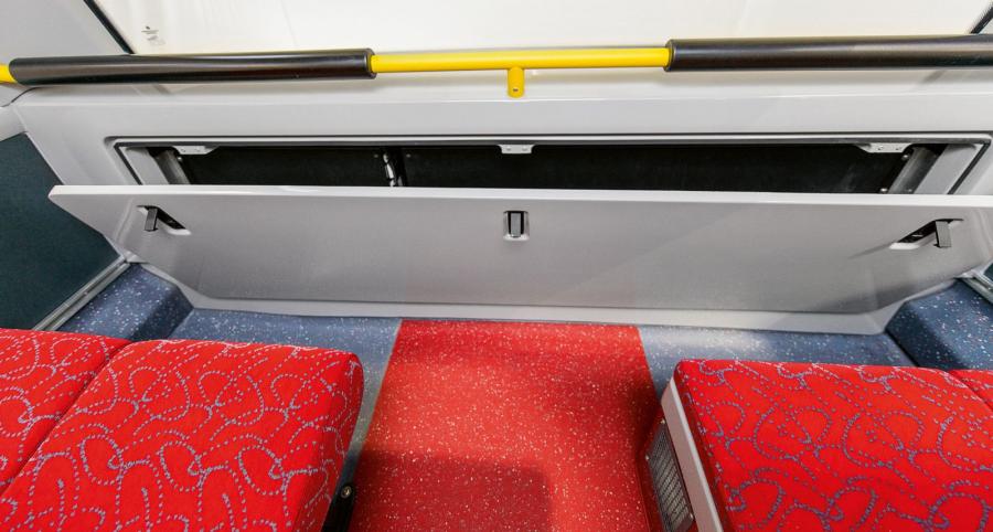 Детали интерьера Alexander Dennis Enviro400 2014 года  (фото 6 из 30)